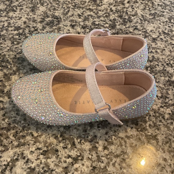 Kelly & Katie toddler shoes barely worn - Picture 2 of 5
